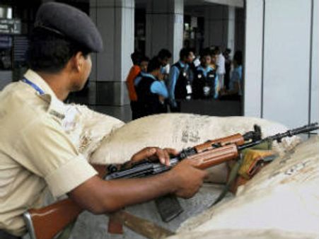 ಬೇಹುಗಾರಿಕೆ ಎಚ್ಚರಿಕೆ, ವಿ.ನಿಲ್ದಾಣದಲ್ಲಿ ಹೆಚ್ಚಿದ ಭದ್ರತೆ