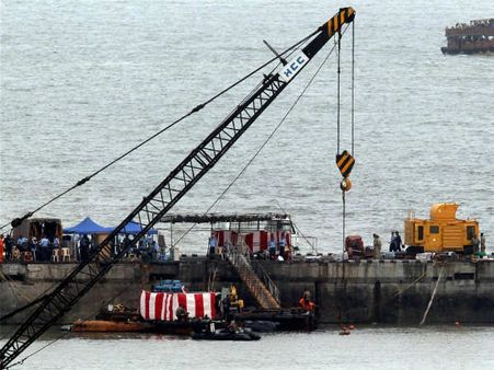 ಸಿಂಧು ರಕ್ಷಕ್ ದುರಂತ : 6 ಶವಗಳು ಪತ್ತೆ