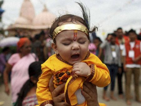 ಮುದ್ದು ಮಕ್ಕಳ ರೂಪದಲ್ಲಿ ಅವತರಿಸಿದ್ದಾನೆ ಬೆಣ್ಣೆಕೃಷ್ಣ