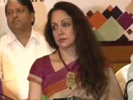 ಓಡಾಡಬೇಡಿ ಒಂಟಿಯಾಗಿ: ಹೇಮಮಾಲಿನಿ ಕಿವಿಮಾತು