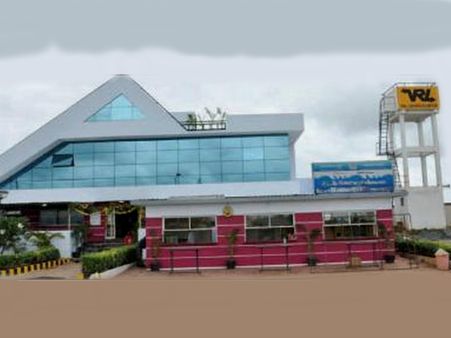 ತುಮಕೂರು ಬಳಿ VRLನಿಂದ ಪ್ರಯಾಣಿಕ ಸ್ನೇಹಿ ಹೋಟೆಲ್