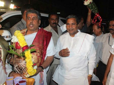 ಅಡ್ಡ ಪಲ್ಲಕ್ಕಿ ವಿವಾದಕ್ಕೆ ರಾತ್ರೋರಾತ್ರಿ ತೆರೆ