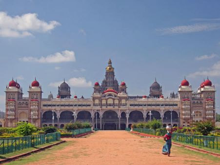 ಸಿಸಿಟಿವಿ ಕಣ್ಗಾವಲಿನಲ್ಲಿ ಮೈಸೂರು ಅರಮನೆ