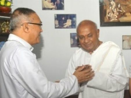 ಬಿಷಪ್ ಆಶೀರ್ವಾದ ಪಡೆದು ದೇವೇಗೌಡರು ಹೇಳಿದ್ದೇನು?