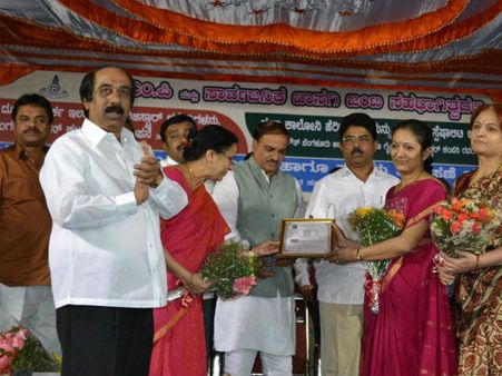 ಪಾರ್ಕಿಂಗ್ ಶುಲ್ಕ ಜಾರಿಗೆ ಧೈರ್ಯತೋರದ ಮೇಯರ್ ಕಟ್ಟೆ