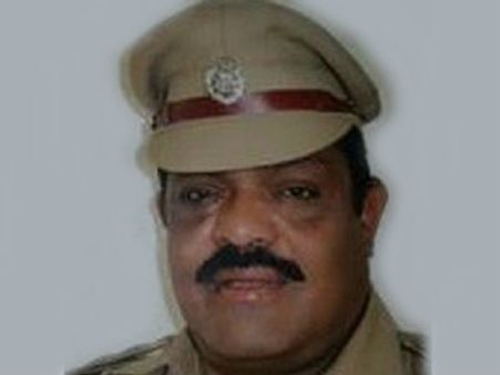 ನರಹಂತಕ ವೀರಪ್ಪನ್ ಗುಂಡಿಗೆ ಪೊಲೀಸ್ ಅಧಿಕಾರಿ ಬಲಿ