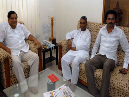 ಪಕ್ಷ ಸೇರಲು ಶ್ರೀರಾಮುಲು ಇಟ್ಟ ಬೇಡಿಕೆಗೆ ಬಿಜೆಪಿ ನಾಯಕರು ಸುಸ್ತು