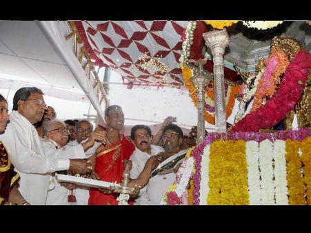 ಐತಿಹಾಸಿಕ ಮೈಸೂರು ದಸರಾ ಉತ್ಸವಕ್ಕೆ ಚಾಲನೆ