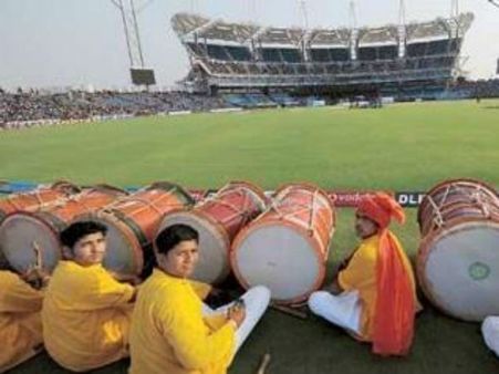 ಪುಣೆ ಒಡಿಐ : ಟಾಸ್ ಗೆದ್ದ ಆಸೀಸ್ ಬ್ಯಾಟಿಂಗ್ ಆಯ್ಕೆ