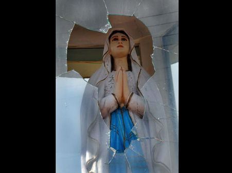 ಮತ್ತೆ ಚರ್ಚ್ ಮೇಲೆ ದಾಳಿ:ಸಿದ್ದು ಸರಕಾರ ಏನನ್ನುತ್ತೆ ಈಗ?