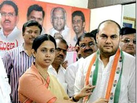 ಕೋರೆ ಕುಟುಂಬದಲ್ಲಿಯೂ ರಾಜಕೀಯ ಓರೆಕೋರೆಗಳು!