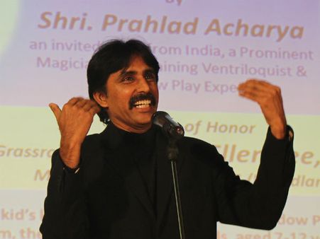 ಪ್ರಹ್ಲಾದ್ ಆಚಾರ್ಯ ಸಿಂಗಪುರದಲ್ಲಿ ಸೃಷ್ಟಿಸಿದ ಇಂದ್ರಜಾಲ