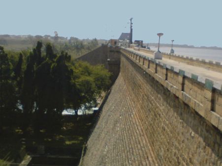 ಪುಂಡರಿಗೆ ಪ್ರೇಮಿಗಳೆಂದರೆ ಆದಾಯ ತರುವ ಚಿಟ್ಟೆಗಳು