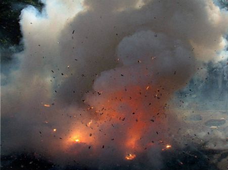 ಬೆಳಕಿನ ಹಬ್ಬದಿಂದ ಇಬ್ಬರ ಬಾಳಲ್ಲಿ ಕತ್ತಲು