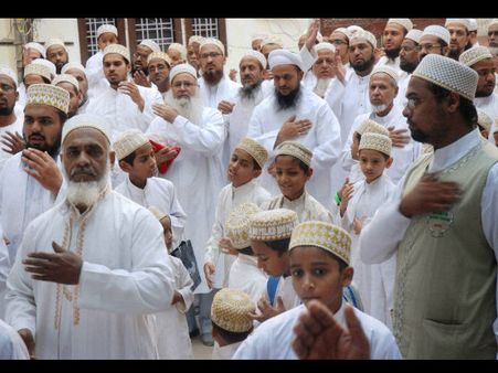 ಚಿತ್ರ ಸುದ್ದಿ: ರಾಜ್ಯದಲ್ಲಿ ಮೊಹರಂ ಆಚರಣೆ ದಿನ ಬದಲು