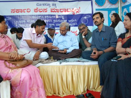 ಕೆಪಿಎಸ್‍ಸಿ ಹಗರಣದ ಹೋರಾಟಕ್ಕೆ ಎಸ್ಆರ್ ಹಿರೇಮಠ ಬೆಂಬಲ