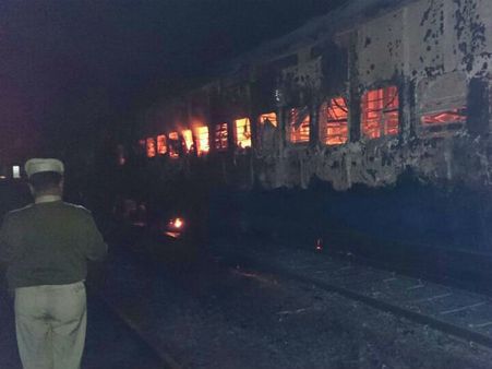 ಬಾಂದ್ರಾ- ಡೆಹ್ರಾಡೂನ್ ರೈಲಿಗೆ ಬೆಂಕಿ, 9 ಸಾವು