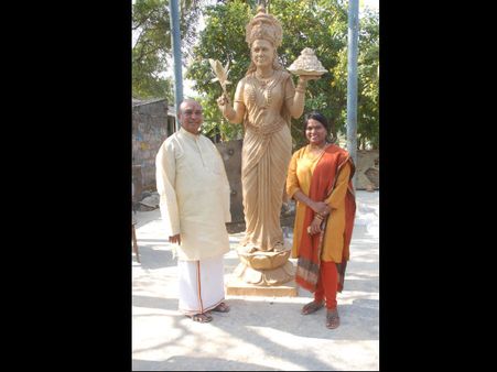 ತೆಲಂಗಾಣ ತಾಯಿ ಸೋನಿಯಾಗೆ ದೇಗುಲ