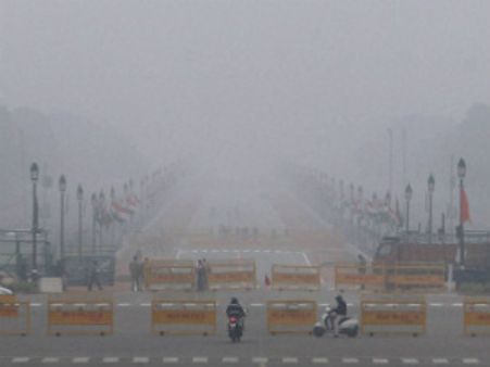 ರಾಷ್ಟ್ರಪತಿ ಭವನದ ಎದುರು ನಗ್ನರಾದ ದಂಪತಿ