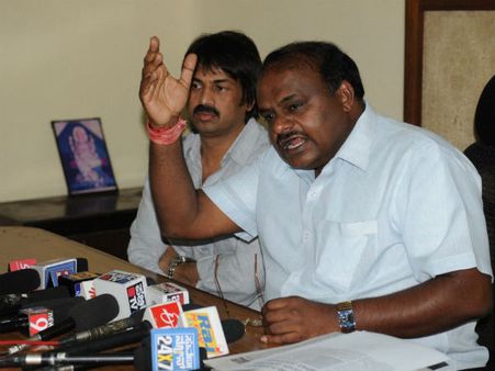 ಶಾಸಕರಿಗೆ ಜಿ ಕೆಟಗರಿ ಸೈಟು ಸಾಲ ತೀರಿಸಲು : ಎಚ್ಡಿಕೆ