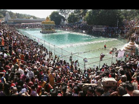 ಚಿತ್ರಸುದ್ದಿ : ರಥಸಪ್ತಮಿಯಂದು ತಿರುಪತಿಯಲ್ಲಿ ಸ್ನಾನ