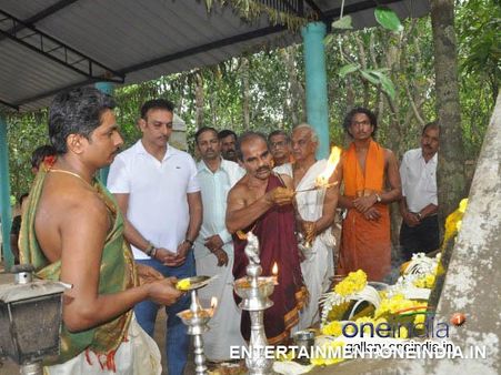 ದಕ್ಷಿಣ ಕನ್ನಡ ಜಿಲ್ಲೆ ದೇಗುಲಗಳಿಗೆ ರವಿಶಾಸ್ತ್ರಿ ಭೇಟಿ