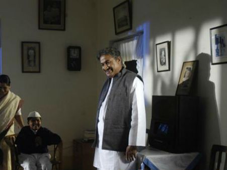 ರಂಗವೇದಿಕೆಯ ಸಿಂಹನಿಗೆ ಟ್ವೀಟ್ ನಮನ