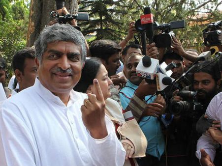 ತೋರುಬೆರಳಿಗೆ ಮಸಿ ಅಂಟಿಸಿದ್ದು ಸರೀನಾ ನಿಲೇಕಣಿ?