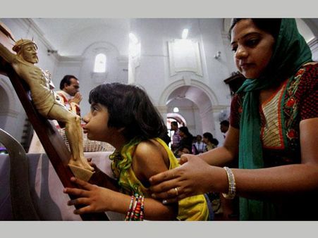 ಚಿತ್ರಗಳಲ್ಲಿ: ಕ್ರೈಸ್ತರಿಂದ ಶುಭ ಶುಕ್ರವಾರ ಆಚರಣೆ