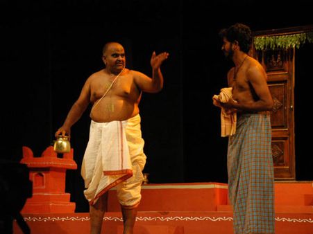 ಪಂಕ್ತಿ ಭೇದದ ಕಥೆಯುಳ್ಳ ಗಾಂಧಿ ಬಂದ ನಾಟ್ಕ ನೋಡಿ