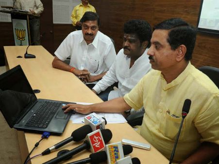 ಸಿಎಂ ಸಿದ್ದು ಬಗ್ಗೆ ರಾಜ್ಯಪಾಲರಿಗೆ ದೂರುಕೊಟ್ಟ ಬಿಜೆಪಿ