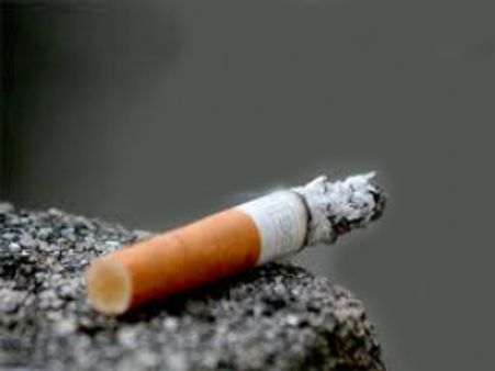 ಸಿಗರೇಟ್ ಸೇದುತ್ತಾ ಮಹಡಿಯಿಂದ ಬಿದ್ದು ಸಾವು