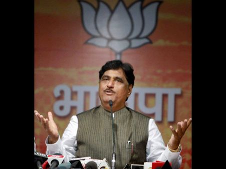 ಕಾರು ಅಪಘಾತದಲ್ಲಿ ಕೇಂದ್ರ ಸಚಿವ ಮುಂಡೆ ಸಾವು