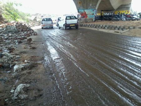 ಅಕ್ಷರಶಃ ಕೆಸರುಗದ್ದೆಯಾಗಿರುವ ನಾಯಂಡಹಳ್ಳಿ ಜಂಕ್ಷನ್