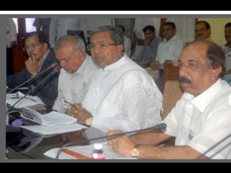 ಕಸ ಕಿತ್ತಾಟ: ಬಿಬಿಎಂಪಿ ವಿರುದ್ಧ ಸ್ವಯಂಪ್ರೇರಿತ ದೂರು