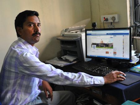 ಕೊಪ್ಪಳದ ಸುದ್ದಿ ಬೇಕೆ? ಫೇಸ್‌ಬುಕ್, ಬ್ಲಾಗ್ ನೋಡಿ