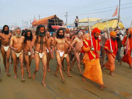 ಸಾಯಿಬಾಬಾ ಲೇವಡಿ: ಅಖಾಡಕ್ಕಿಳಿದ ನಾಗಸಾಧುಗಳು