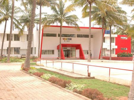 ವಿಬ್‌ಗಯಾರ್‌ ಶಾಲೆ ಆರಂಭ: ಆತಂಕದಲ್ಲಿ ಪೋಷಕರು