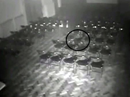 ಲಂಡನ್ ಥಿಯೇಟರ್ ನಲ್ಲಿ ಭೂತ ಕಾಣಿಸ್ತು!