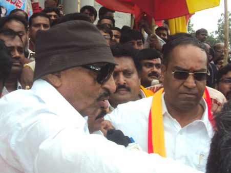 ಬೆಳಗಾವಿಯಲ್ಲಿ ವಾಟಾಳ್ ನಾಗರಾಜ್ ಬಂಧನ