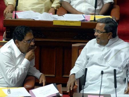 ಶಾಸಕರೊಂದಿಗೆ ಮಾತನಾಡಿದರೆ ಪಕ್ಷ ಒಡೆದ ಹಾಗಾ?