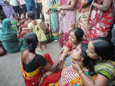 ಚಿತ್ರಗಳಲ್ಲಿ: ಗೋಡೆ ಕುಸಿತಕ್ಕೆ 3 ಬಲಿ, ಯಾರು ಹೊಣೆ?