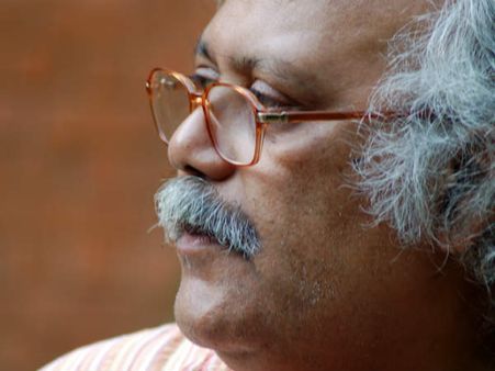 ಎಚ್ಎಸ್ ಶಿವಪ್ರಕಾಶ್ ಅವರಿಗೆ ದುಬೈ 'ಧ್ವನಿ ಶ್ರೀರಂಗ' ಪ್ರಶಸ್ತಿ