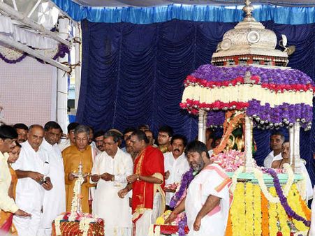 ಮೈಸೂರು ದಸರಾಕ್ಕೆ ಅದ್ದೂರಿ ಚಾಲನೆ