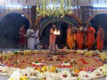 ರಾಧಿಕಾ ಅವರಿಂದ ನಾಗಮಂಡಲ ಸೇವೆ