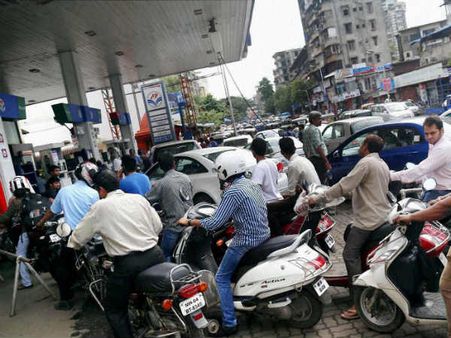 ಐದು ವರ್ಷದಲ್ಲೇ ಮೊದಲ ಬಾರಿ ಡಿಸೇಲ್ ದರ ಇಳಿಕೆ