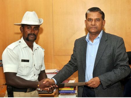 ಇವರು ಸಿವಿ ರಾಮನ್‌ ನಗರದ 'ಸಿಂಗಂ ಭಾಸ್ಕರ್'