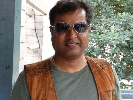 ಇಂತಿ ನಿಮ್ಮ ಪ್ರೀತಿಯ ಕನ್ನಡಿಗ - ವಿದ್ಯಾಶಂಕರ ಹರಪನಹಳ್ಳಿ