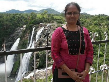 ಕನ್ನಡದ ಎಳೆ ಇದ್ದರೆ ಓದಲು ಕುತೂಹಲ - ರಾಧಿಕಾ