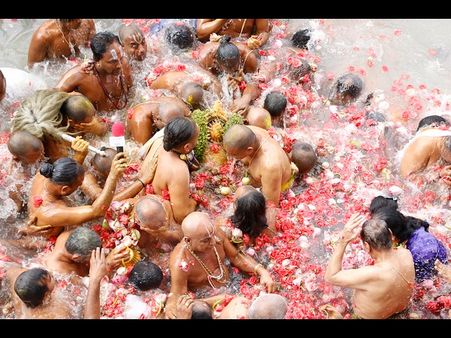ಪಂಚಮಿ ತೀರ್ಥದಲ್ಲಿ ಮಿಂದೆದ್ದ ಲಕ್ಷಾಂತರ ಮಂದಿ ಭಕ್ತರು